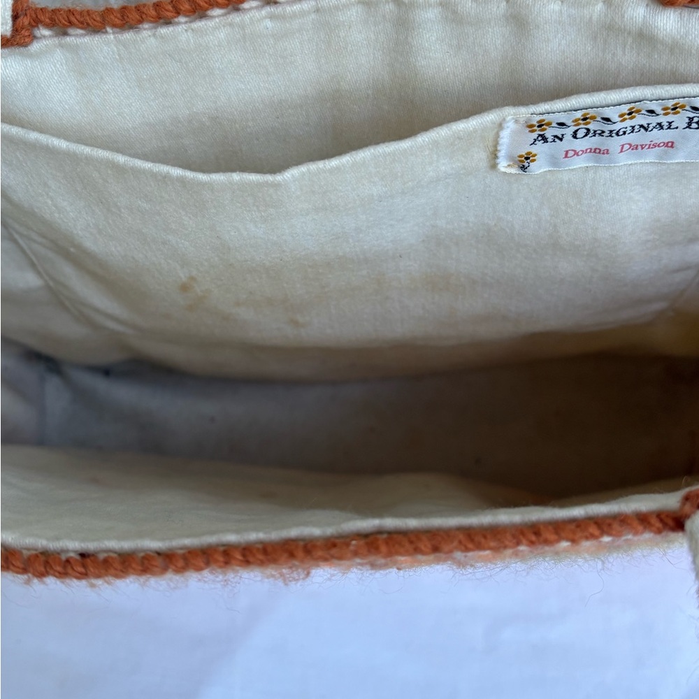 Vintage 70s Knit Tote Bag in Orange and Cream - Picture 6 of 7